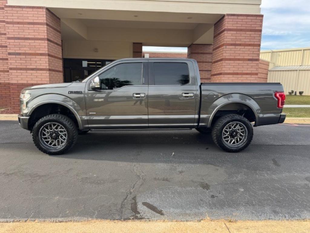2015 Ford F-150 Platinum's photo