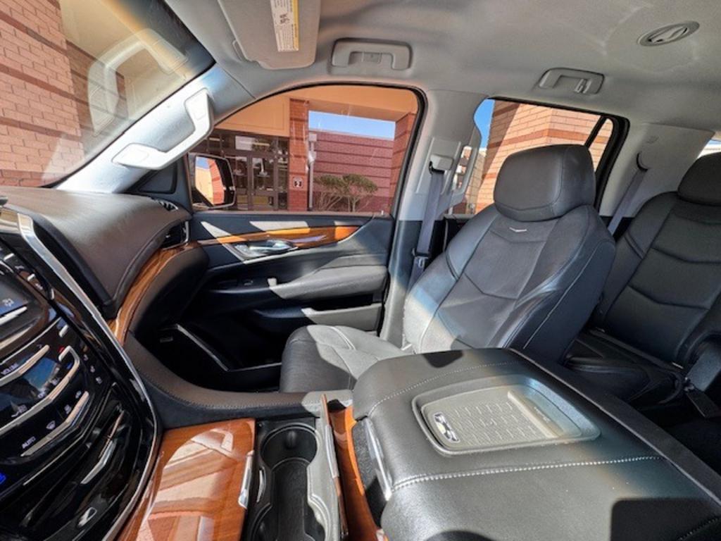 2016 Cadillac Escalade Base - Photo 10