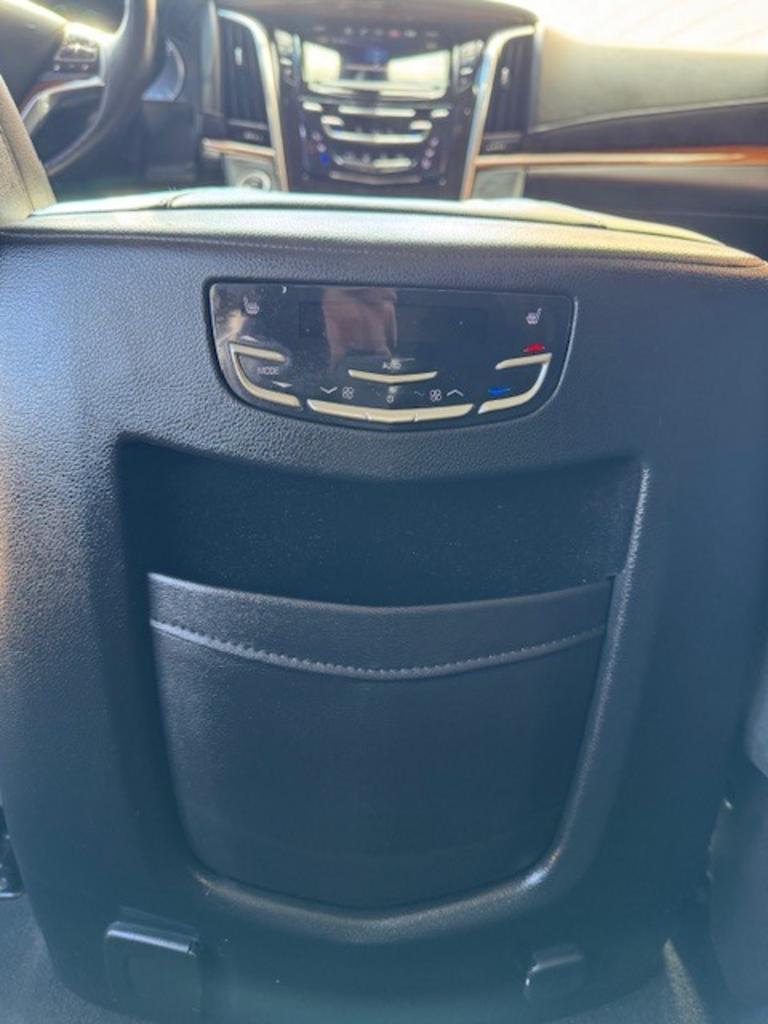 2016 Cadillac Escalade Base - Photo 30