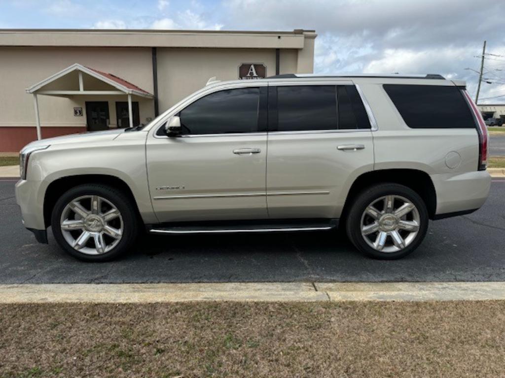 2017 GMC Yukon 4WD Denali's photo